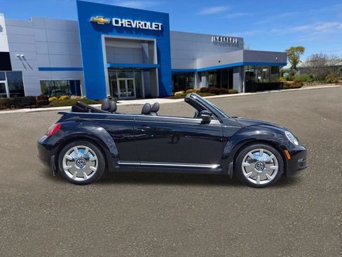 Used 2013 Volkswagen Beetle 2.5 FWD image 25