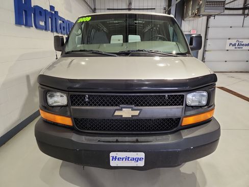 Used 2009 Chevrolet Express 2500 Extended image 3
