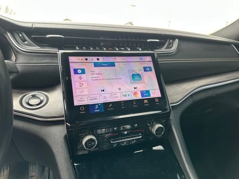 Used 2022 Jeep Grand Cherokee L Overland w/ Luxury Tech Group IV image 16