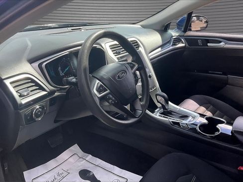 Used 2015 Ford Fusion SE FWD image 16