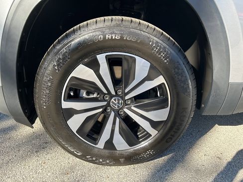 New 2026 Volkswagen Atlas Cross Sport SE image 34