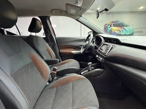 Used 2019 Nissan Kicks SR w/ Exterior Electronics Package FWD image 35