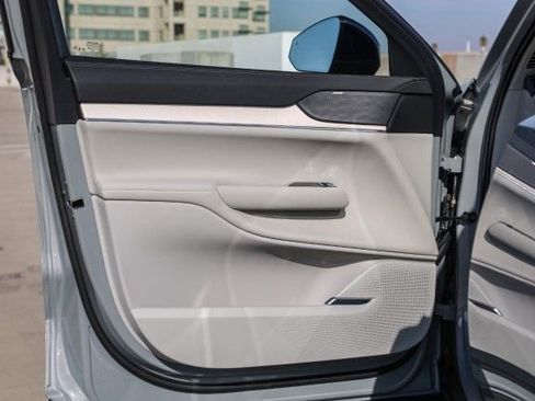 New 2025 Volvo EX90 Ultra image 23