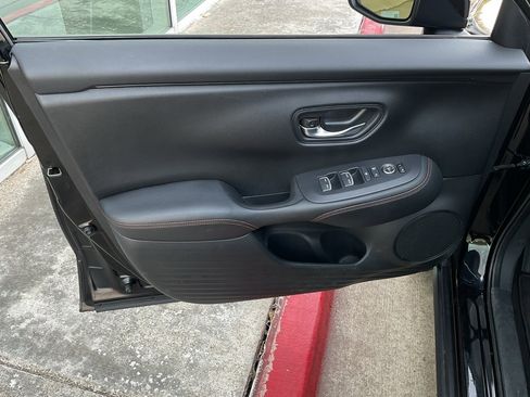 Used 2025 Honda HR-V Sport image 12