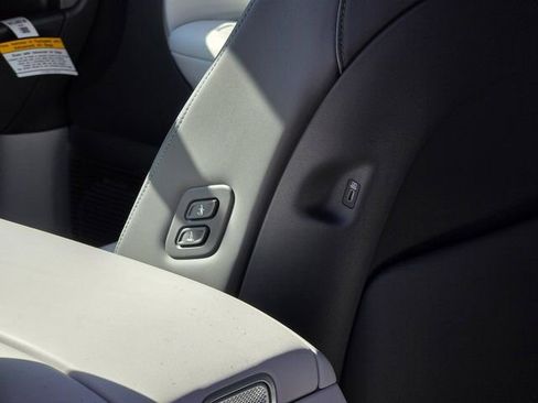 New 2026 Hyundai Ioniq 9 Limited AWD/4WD image 19