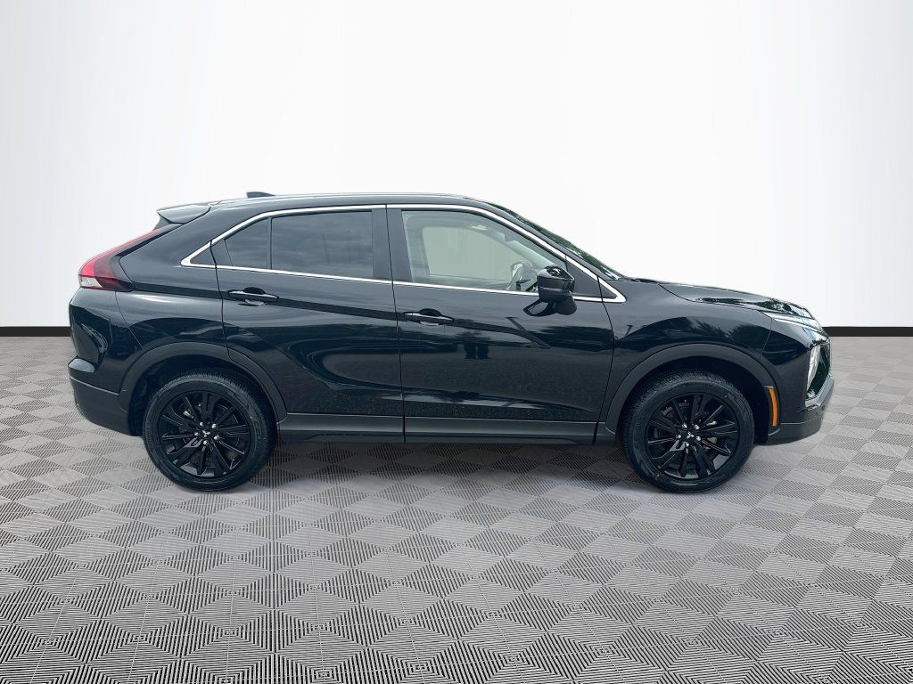 Used 2025 Mitsubishi Eclipse Cross LE AWD/4WD image 5
