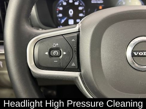 Used 2022 Volvo S60 B5 Momentum w/ Premium Package image 8