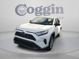 Used 2025 Toyota RAV4 LE FWD video 1