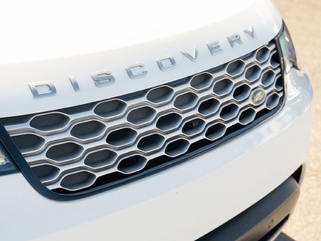 Used 2025 Land Rover Discovery S AWD/4WD image 16