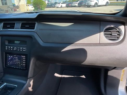 Used 2010 Ford Mustang GT Premium image 29