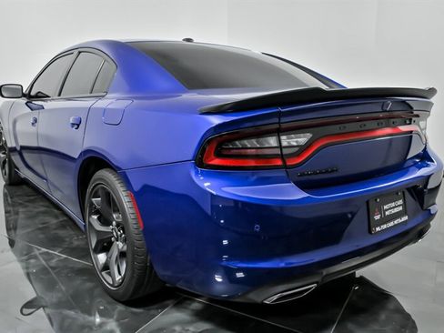 Used 2020 Dodge Charger SXT w/ Blacktop Package RWD image 8