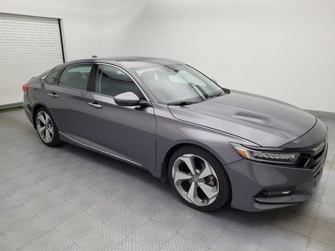 Used 2018 Honda Accord Touring image 11