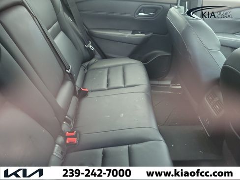 Used 2023 Nissan Rogue SL FWD image 10