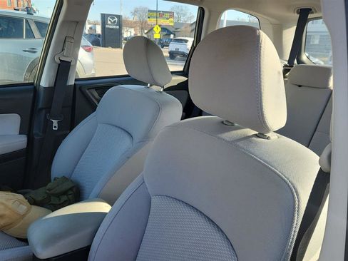 Used 2014 Subaru Forester 2.5i image 9