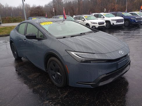 Used 2024 Toyota Prius LE image 1