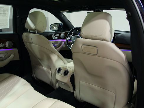 Certified 2019 Mercedes-Benz E 300 4MATIC image 23