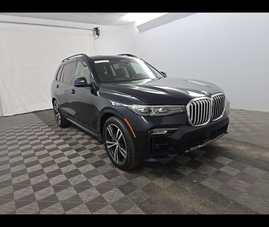 Used 2021 BMW X7 xDrive40i w/ M Sport Package AWD/4WD image 1