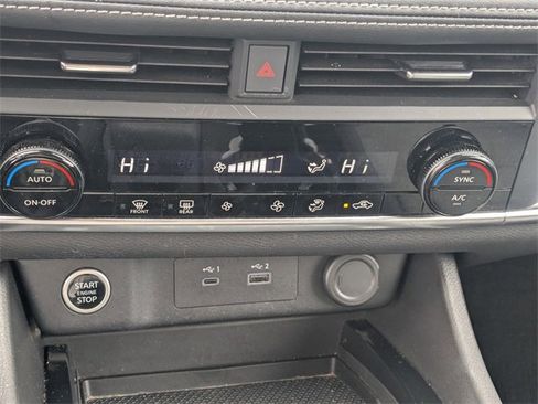 Used 2023 Nissan Rogue SV image 20