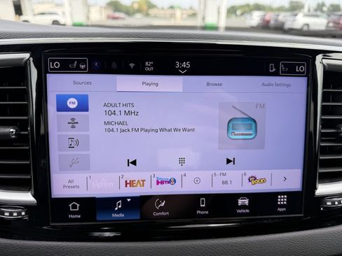 Used 2025 Chrysler Pacifica Select FWD image 27