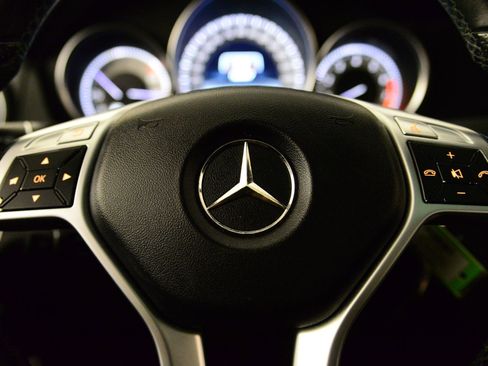 Used 2013 Mercedes-Benz C 300 Sport image 12