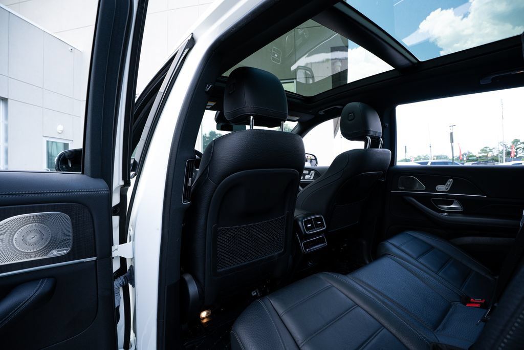 Used 2023 Mercedes-Benz GLS 450 4MATIC image 45