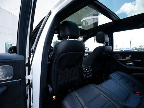 Used 2023 Mercedes-Benz GLS 450 4MATIC image 45