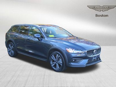 Used 2026 Volvo V60 B5 Cross Country Plus w/ Protection Package Premier