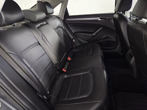 Used 2017 Volkswagen Passat 1.8T R-Line FWD image 26