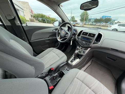 Used 2014 Chevrolet Sonic LT FWD image 62