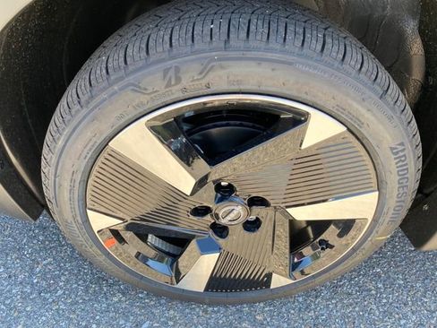 New 2026 Nissan Kicks SR w/ Cold Weather Package image 24