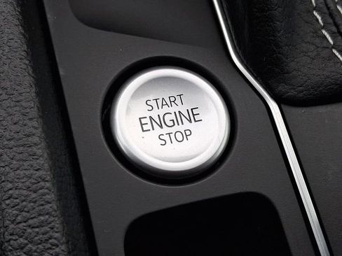 Used 2023 Volkswagen Atlas SE w/ Panoramic Sunroof Package image 24