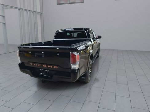 Used 2021 Toyota Tacoma TRD Sport w/ Technology Package AWD/4WD image 8