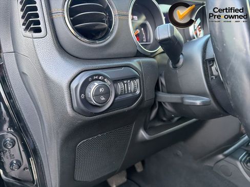 Certified 2022 Jeep Gladiator Overland AWD/4WD image 46