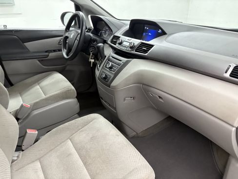 Used 2016 Honda Odyssey LX image 18