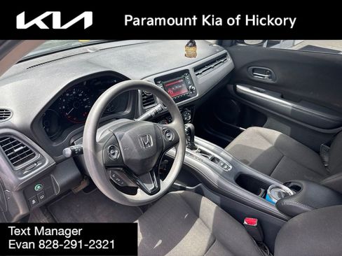 Used 2017 Honda HR-V LX image 5