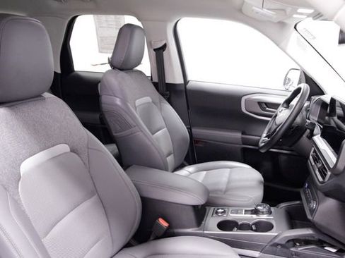 Used 2025 Ford Bronco Sport Badlands image 13