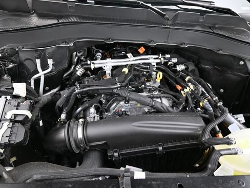 Used 2026 Ford Explorer Tremor w/ Tremor Convenience Package AWD/4WD image 16