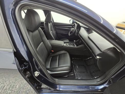 Used 2021 MAZDA MAZDA3 s image 17