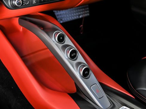 Used 2019 Ferrari 812 Superfast RWD image 34