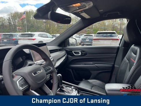 Used 2025 Jeep Compass Trailhawk AWD/4WD image 20