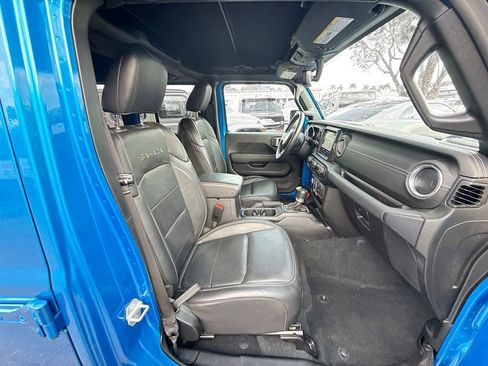 Used 2023 Jeep Wrangler Unlimited Sahara w/ Cold Weather Group image 31