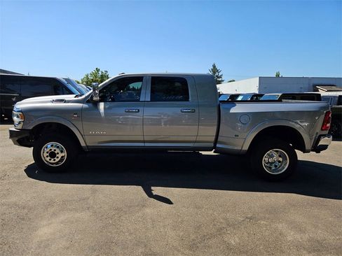 Certified 2022 RAM 3500 Laramie image 4