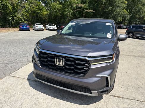 Used 2025 Honda Pilot EX-L image 4