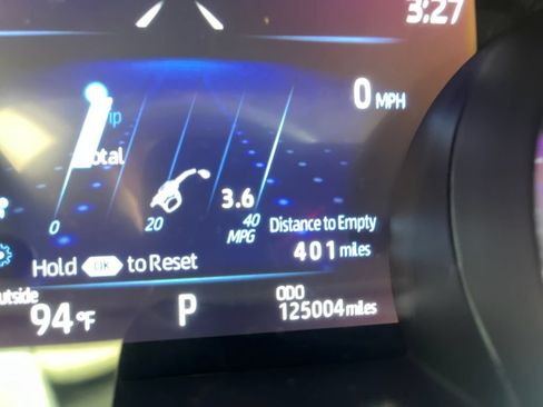 Used 2020 Toyota Camry XSE FWD image 17
