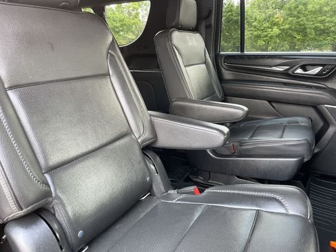 Used 2021 GMC Yukon XL Denali w/ Denali Premium Package AWD/4WD image 15
