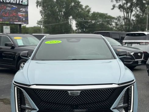 Used 2024 Cadillac Lyriq Luxury AWD/4WD image 1