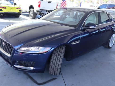 Used 2016 Jaguar XF Prestige image 9