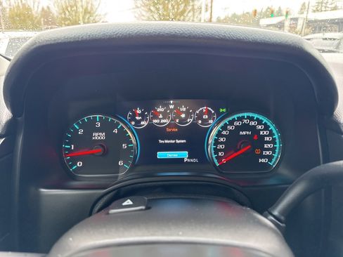 Used 2018 Chevrolet Suburban Premier image 26