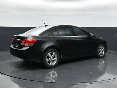 Used 2013 Chevrolet Cruze LT FWD image 2