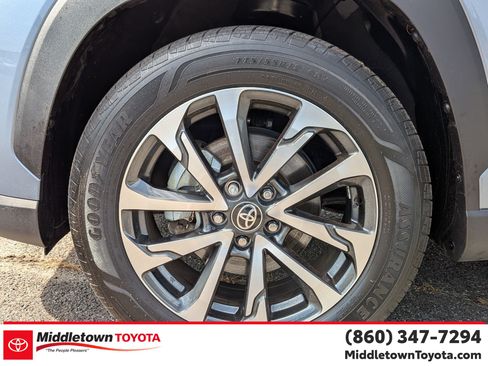 Certified 2025 Toyota Corolla Cross XLE AWD/4WD image 9